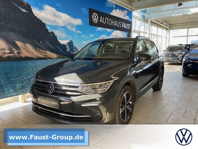 Grau Gebraucht 2022 VW Tiguan Life SUV | 24.850 € (Superpreis) - Bild 1/4