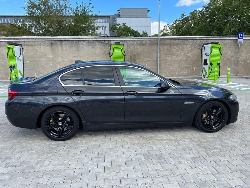 Gebraucht BMW 530 258 PS (189 kW) 2015 Grau Limousine