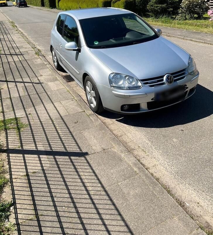 Silber Gebraucht 2008 VW Golf V United Kleinwagen | 2.500 € (Fairer Preis) - Bild 1/4
