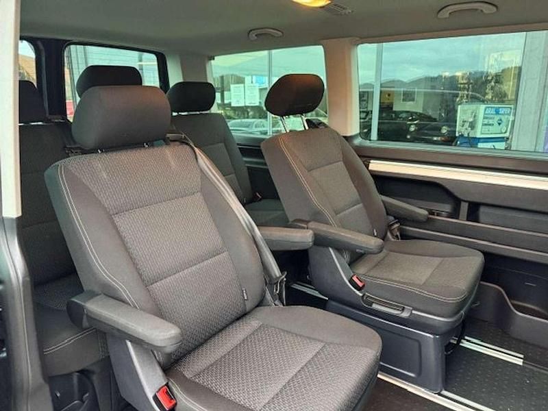 Second-hand VW Multivan Trendline 150 CP (110 kW) 2018 Albastru Monovolum