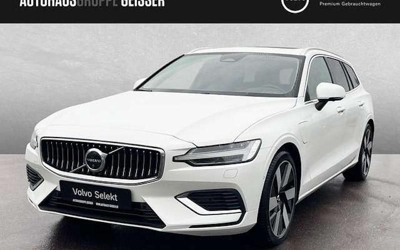 Gebraucht Volvo V60 Plus 350 PS (257 kW) 2025 Crystal weiß perleffekt Kombi
