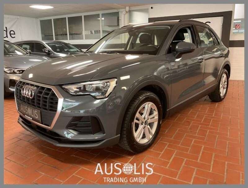 Grau (nanograu metallic) Gebraucht 2021 Audi Q3 Comfort SUV | 22.990 € (Superpreis) - Bild 1/4