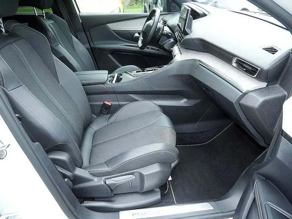 Gebraucht Peugeot 5008 GT 131 PS (96 kW) 2024 Weiß SUV