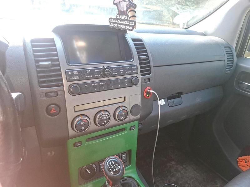 Gebraucht Nissan Navara 175 PS (128 kW) 2008 Schwarz Pickup