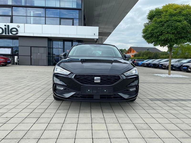 Gebraucht Seat Leon FR 150 PS (110 kW) 2021 Midnight schwarz meta.../schwarz Limousine
