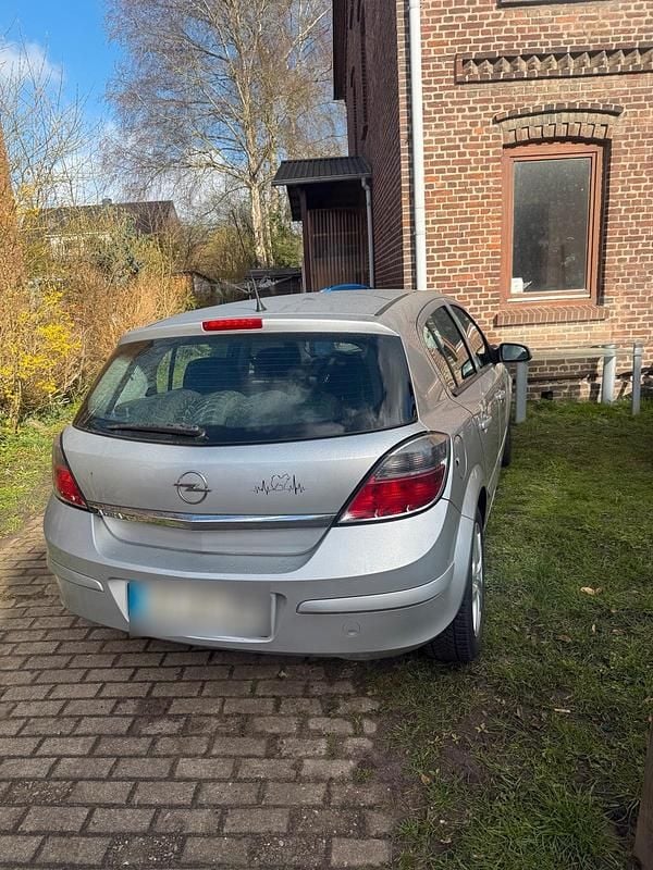 Gebraucht Opel Astra 90 PS (66 kW) 2008 Grau Coupé