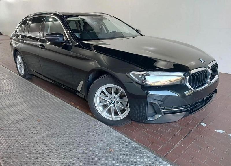 Gebraucht BMW 520 190 PS (139 kW) 2023 Schwarz Limousine