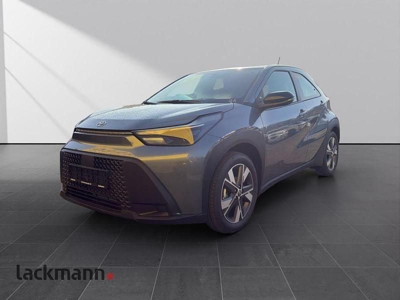 Neu Toyota Aygo X Active 117 PS (86 kW) 2025 Schwarz SUV