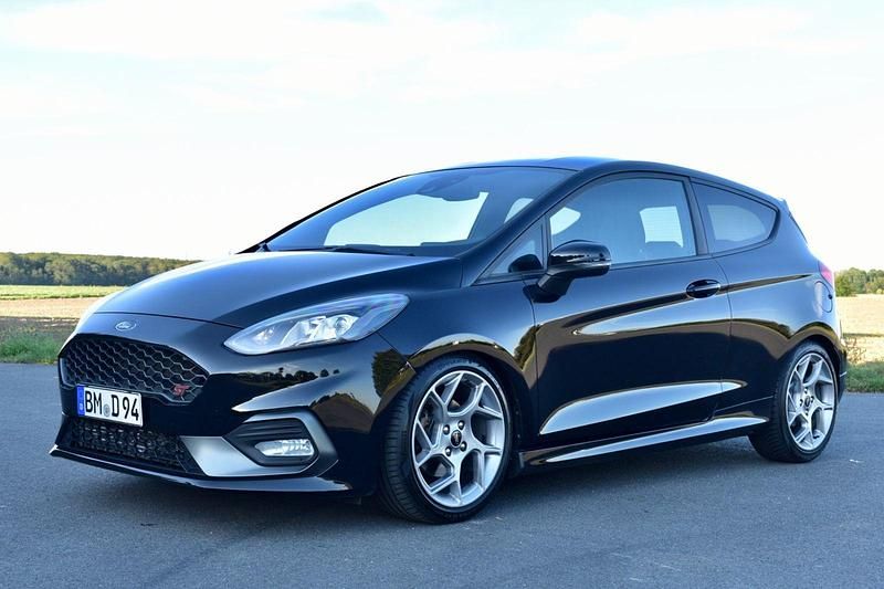 Schwarz Gebraucht 2019 Ford Fiesta ST Kleinwagen | 15.490 € (Fairer Preis) - Bild 1/4