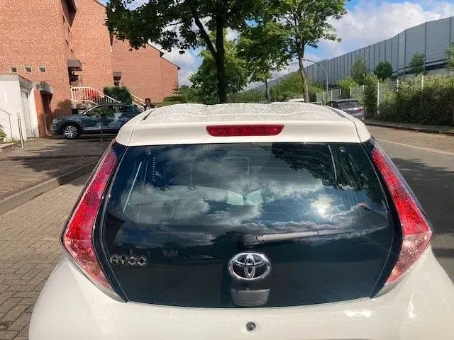 Gebraucht Toyota Aygo X-play 69 PS (50 kW) 2018 Weiß Kleinwagen