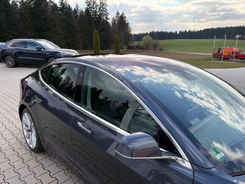 Gebraucht Tesla Model 3 350 kW (476 PS) 2019 Grau Limousine