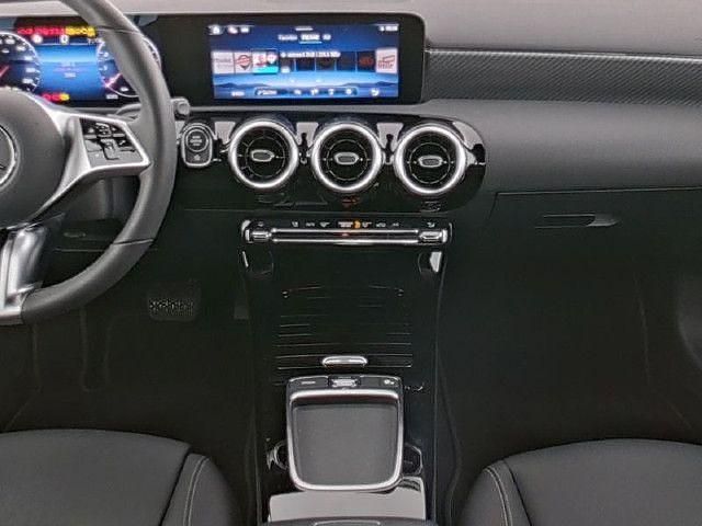 Gebraucht Mercedes A220 190 PS (139 kW) 2025 Schwarz Limousine
