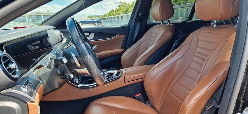 Gebraucht Mercedes E400 AMG 333 PS (244 kW) 2017 Schwarz Limousine