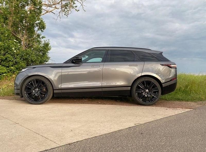 Grau Gebraucht 2018 Land Rover Range Rover Velar HSE SUV | 42.900 € (Etwas zu teuer) - Bild 1/4