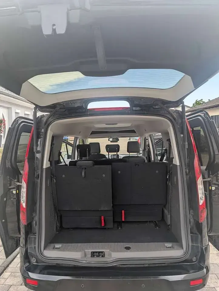 Gebraucht Ford Grand Tourneo Connect Titanium 120 PS (88 kW) 2018 Schwarz Van / Kleinbus