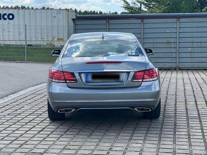 Gebraucht Mercedes E200 184 PS (135 kW) 2014 Schwarz Coupé