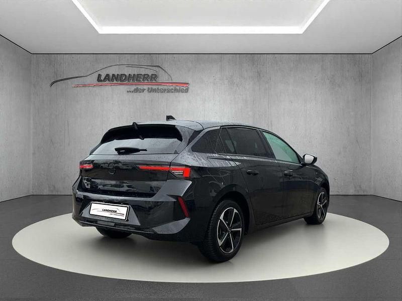Gebraucht Opel Astra 131 PS (96 kW) 2024 Karbon schwarz (metallic) Limousine