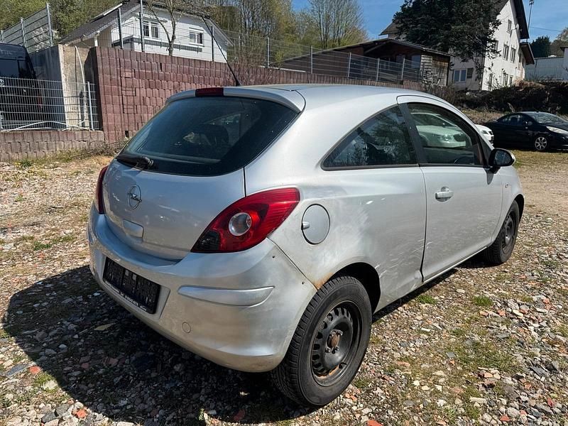 Gebraucht Opel Corsa 80 PS (58 kW) 2009 Silber Kleinwagen
