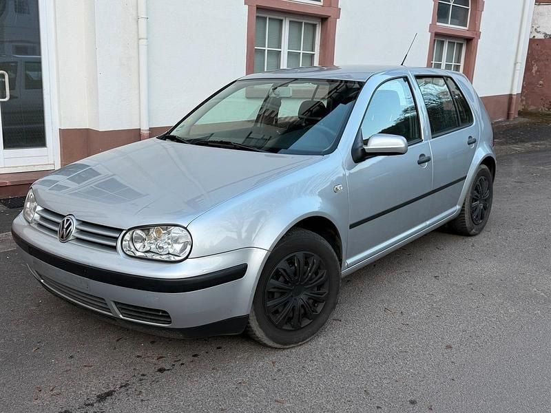 Gebraucht VW Golf IV 70 PS (51 kW) 2002 Silber Limousine