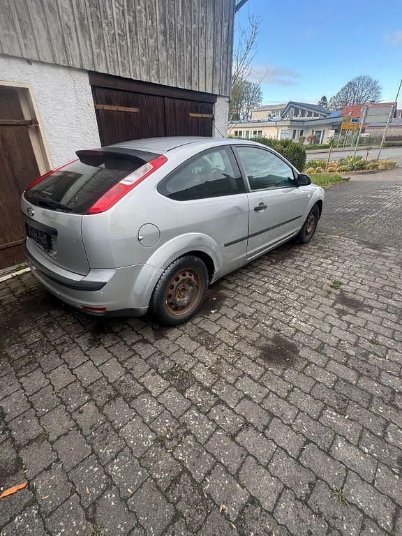 Usata Ford Focus 101 CV (74 kW) 2006 Argento Berlina