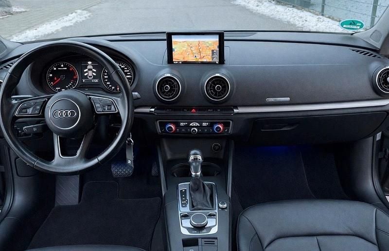 Gebraucht Audi A3 150 PS (110 kW) 2020 Grau Limousine