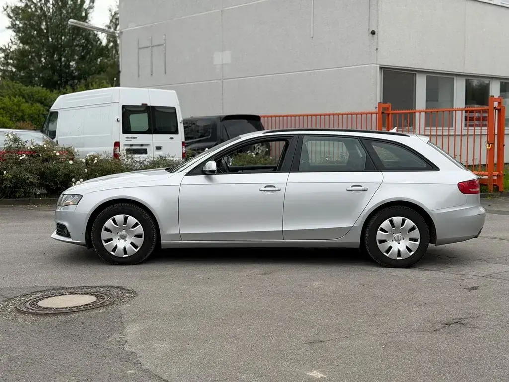 Gebraucht Audi A4 Attraction 120 PS (88 kW) 2011 Silber Kombi