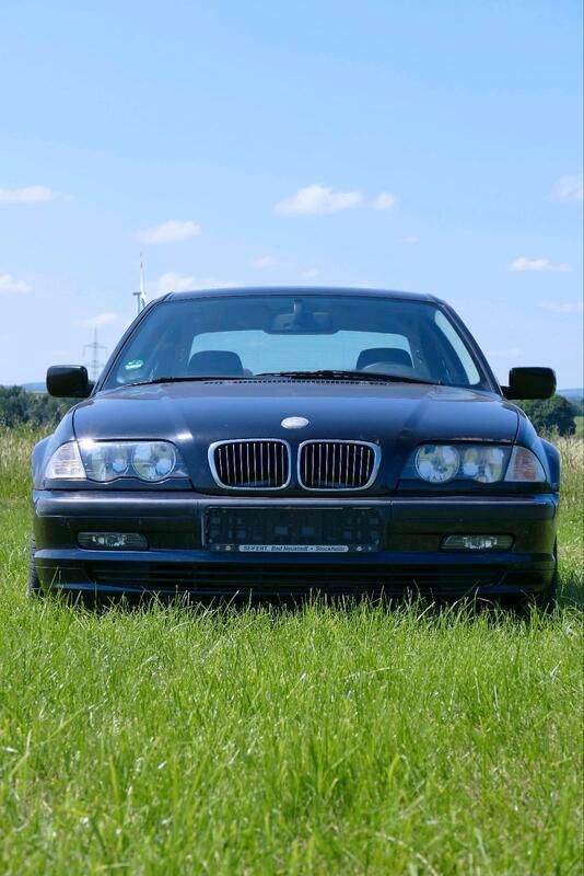 Schwarz Gebraucht 2002 BMW 325 Limousine | 1.500 € (Superpreis) - Bild 1/4