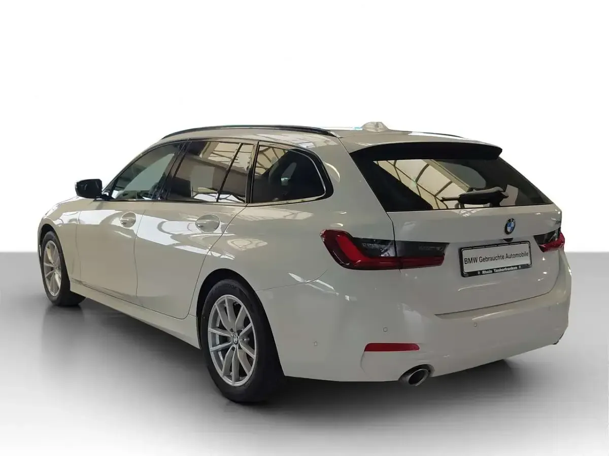 Gebraucht BMW 318 156 PS (114 kW) 2025 Weiß Limousine