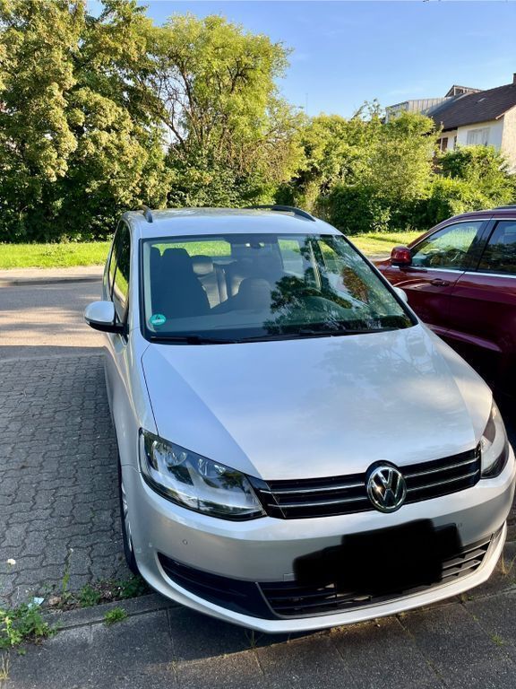 Silber Gebraucht 2012 VW Sharan Comfortline Van / Kleinbus | 11.500 € (Fairer Preis) - Bild 1/4