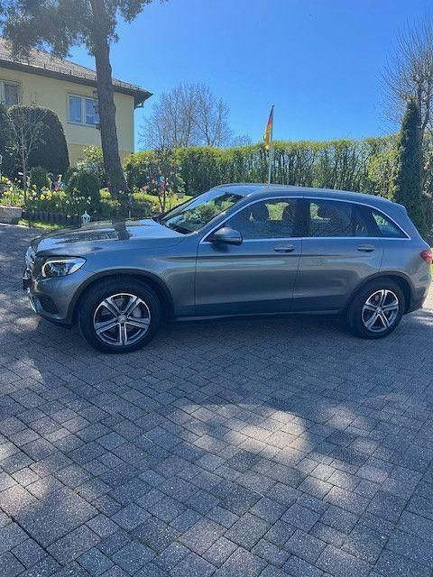 Gebraucht Mercedes GLC220 AMG Edition 1 170 PS (125 kW) 2017 Grau SUV