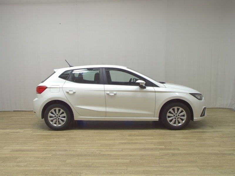 Weiss Gebraucht 2021 Seat Ibiza Reference Limousine | 10.480 € (Superpreis) - Bild 1/4