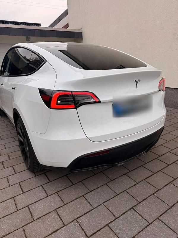 Gebraucht Tesla Model Y 219 kW (299 PS) 2023 Weiß SUV