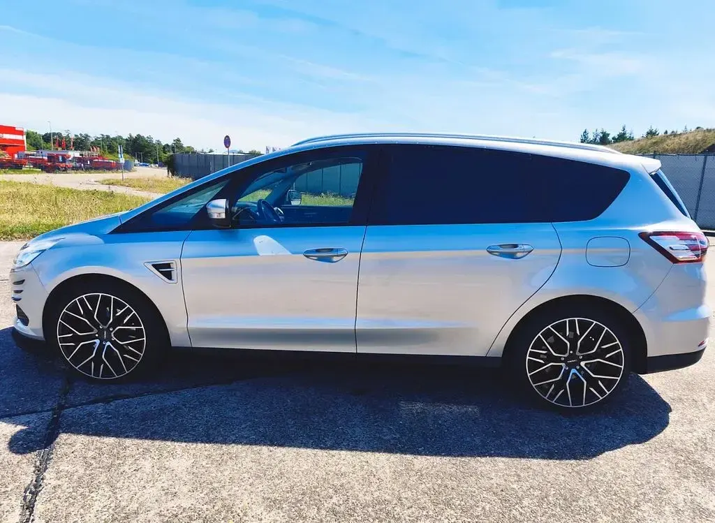 Gebraucht Ford S-MAX Titanium 241 PS (177 kW) 2018 Silber Van / Kleinbus