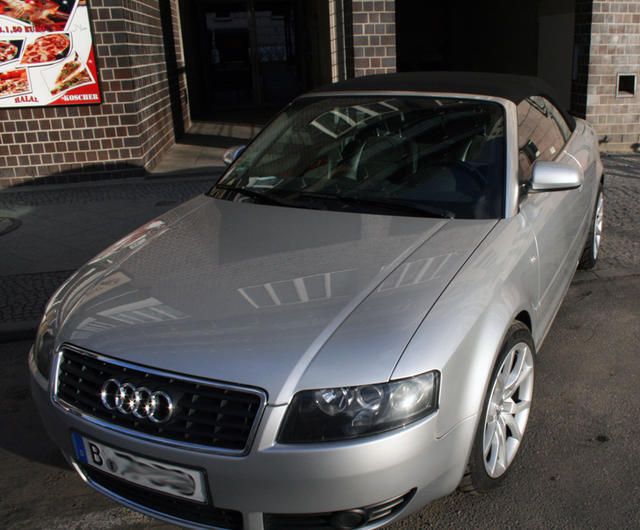 Silber Gebraucht 2003 Audi A4 Cabriolet Cabrio | 10.900 € - Bild 1/4