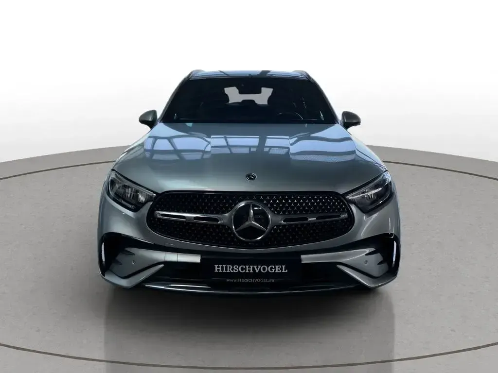Gebraucht Mercedes GLC300 AMG line 269 PS (197 kW) 2024 Metalliclack hightechsilber SUV