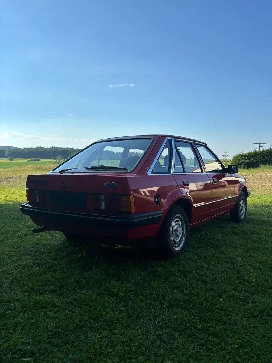 Gebraucht Ford Escort 79 PS (58 kW) 1985 Rot Limousine