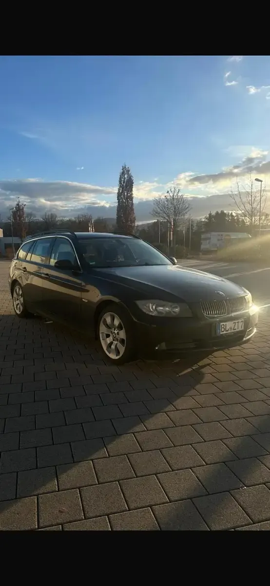 Gebraucht BMW 325 197 PS (144 kW) 2008 Schwarz Kombi