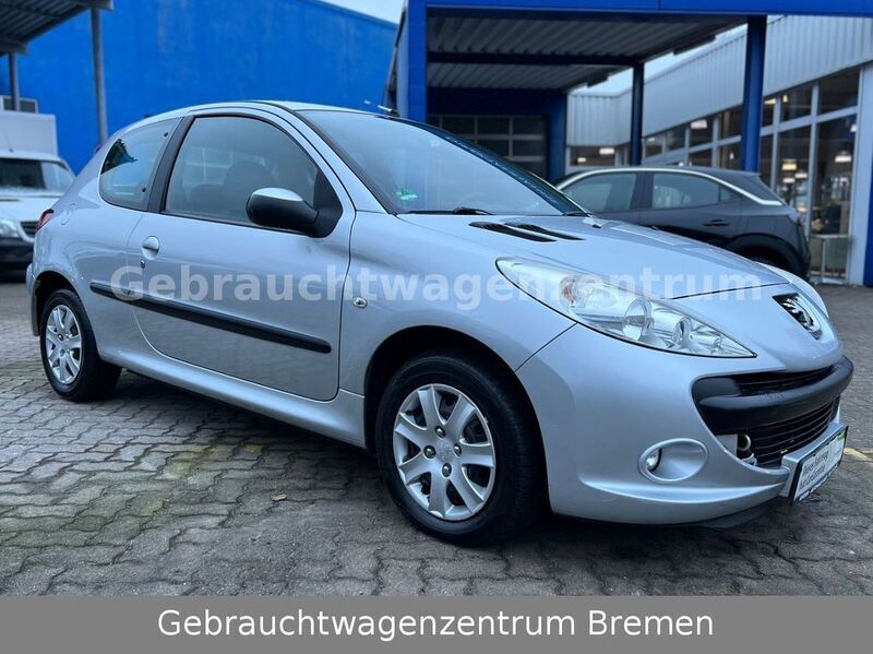 Gebraucht Peugeot 206+ Style 75 PS (55 kW) 2009 Grau Kleinwagen