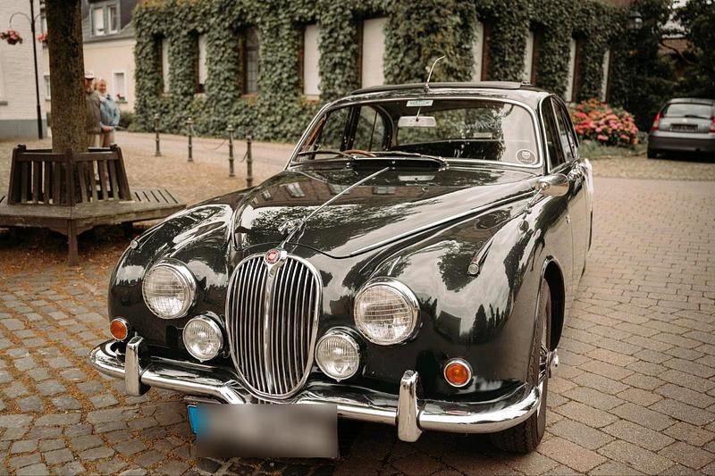 Grün Gebraucht 1968 Jaguar MK II Limousine | 25.500 € - Bild 1/4