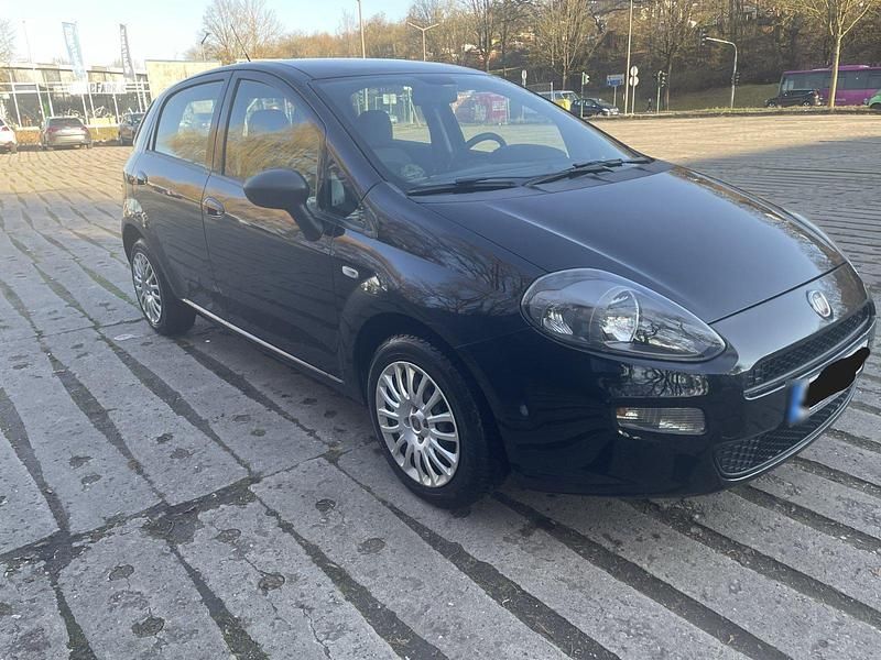 Gebraucht Fiat Punto 70 PS (51 kW) 2012 Schwarz Kleinwagen