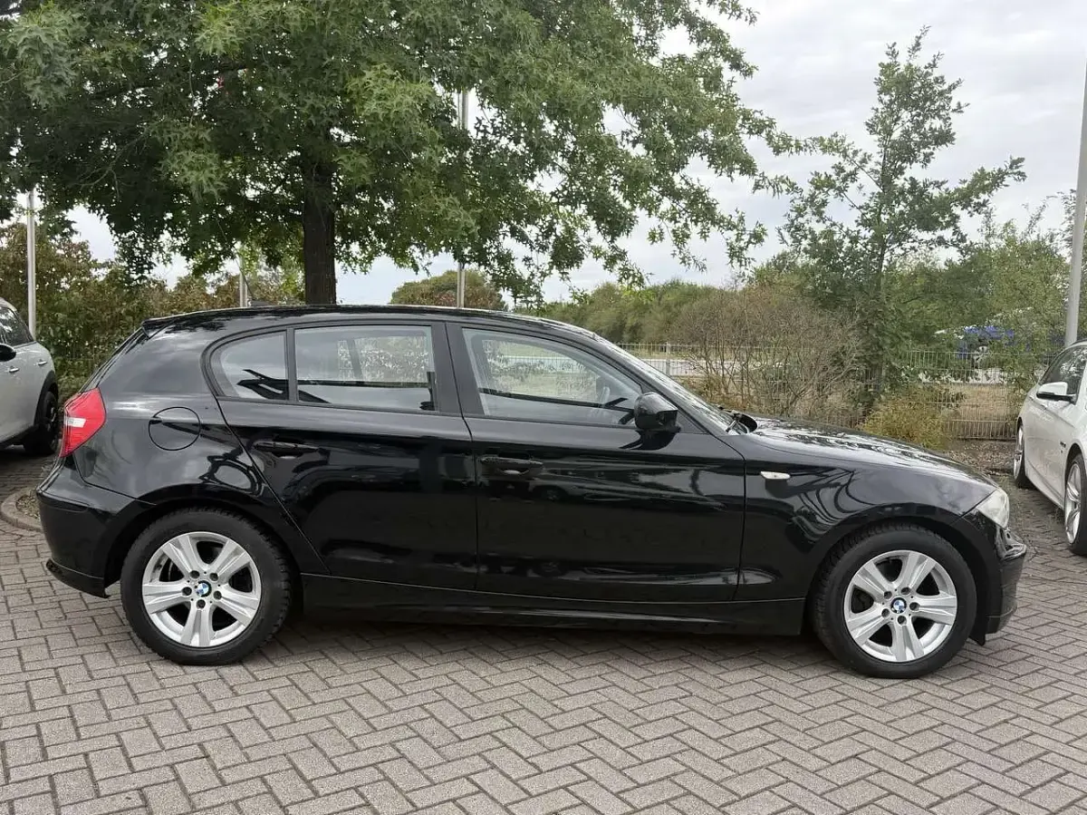 Gebraucht BMW 116 Advantage 122 PS (89 kW) 2011 Schwarz ii Kleinwagen