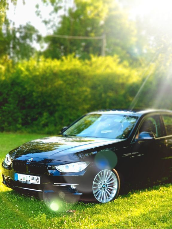Schwarz Gebraucht 2014 BMW 330 Luxury Line Limousine | 16.000 € (Superpreis) - Bild 1/4
