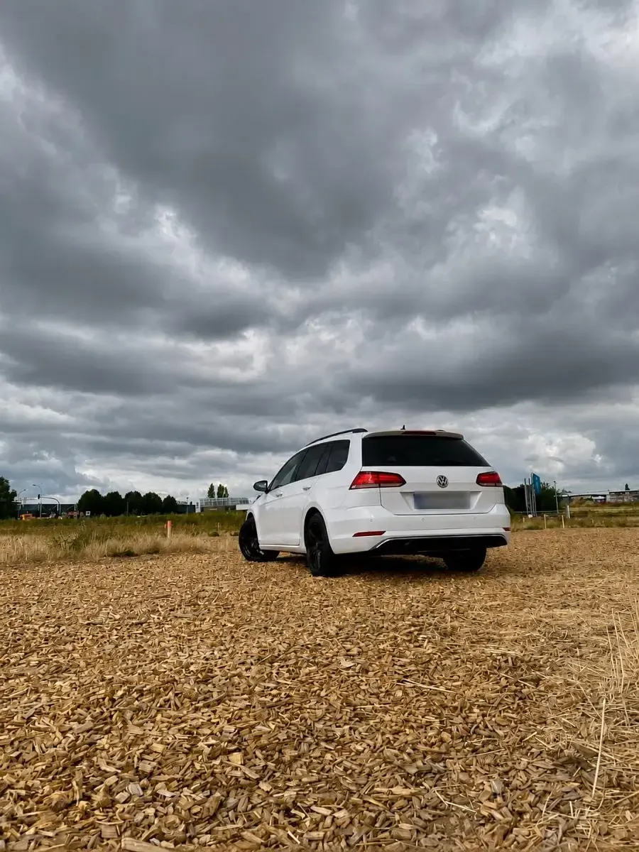 Gebraucht VW Golf VII 110 PS (80 kW) 2017 Weiß Kombi