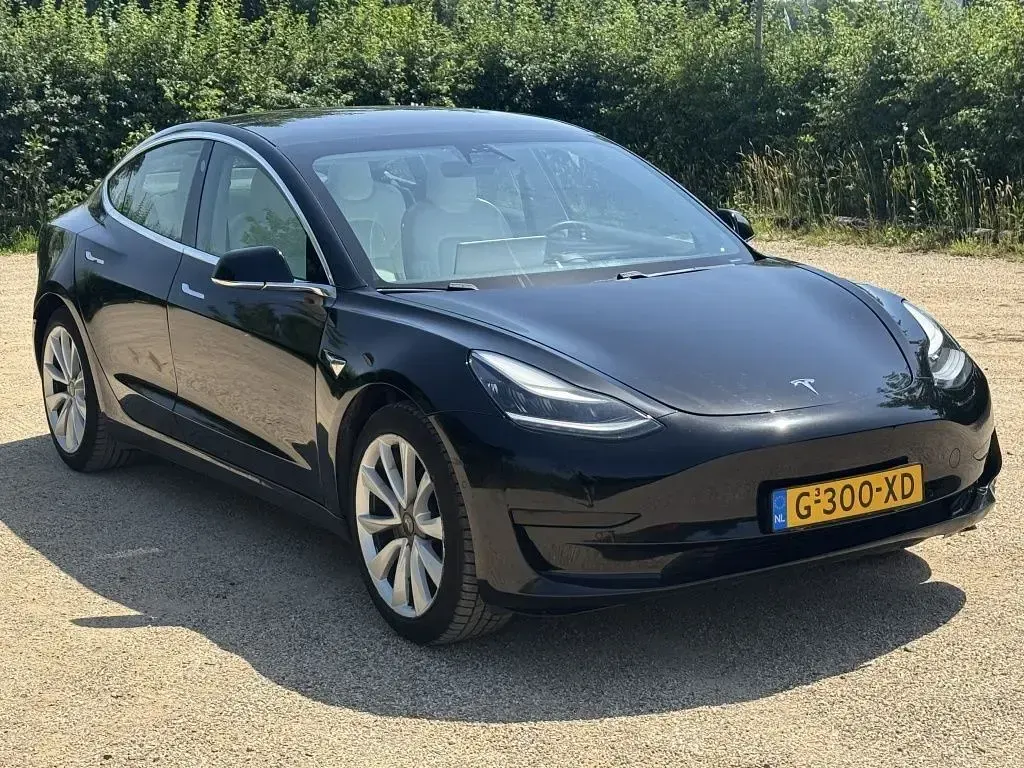 Gebraucht Tesla Model 3 Standard Range 175 kW (238 PS) 2019 Schwarz Limousine