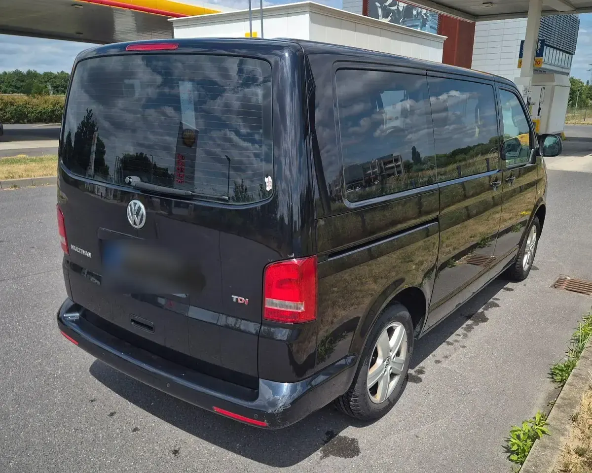 Gebraucht VW Multivan 179 PS (131 kW) 2015 Schwarz Van / Kleinbus