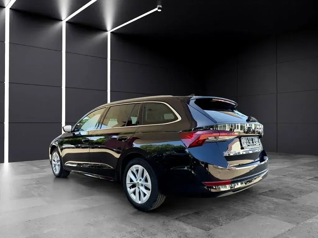 Gebraucht Skoda Octavia Style 150 PS (110 kW) 2023 Schwarzmagic perlef (metallic) Kombi