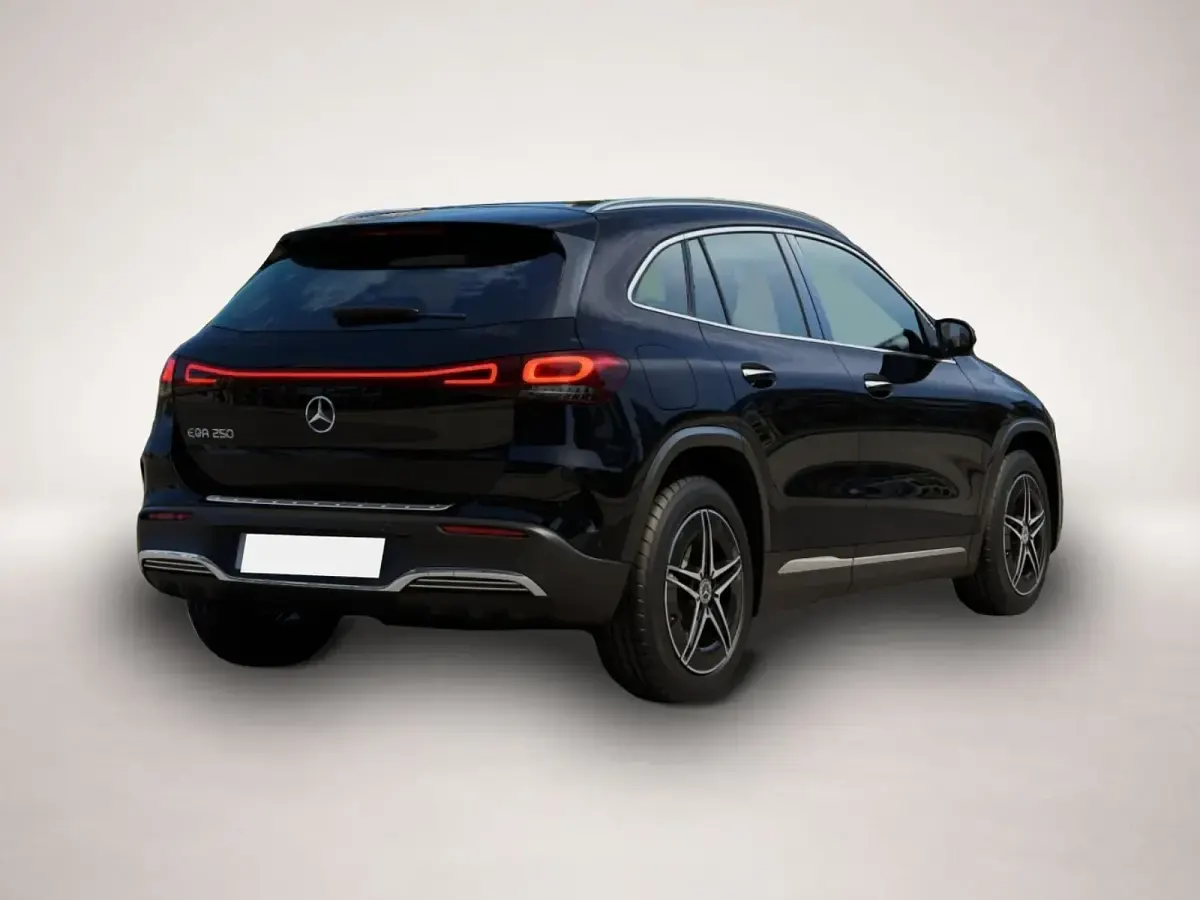 Gebraucht Mercedes EQA250 139 kW (190 PS) 2023 Schwarz SUV