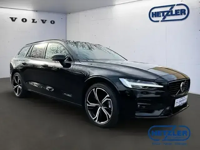 Używany Volvo V60 Plus 197 KM (144 kW) 2025 Czarny Kombi