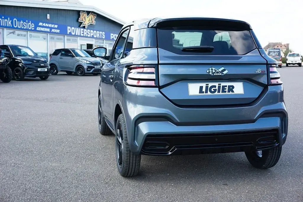 Ny Ligier JS50 2026 Grå Hatchback
