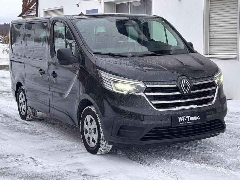 Schwarz Gebraucht 2024 Renault Trafic Evolution Van / Kleinbus | 35.899 € (Guter Preis) - Bild 1/4